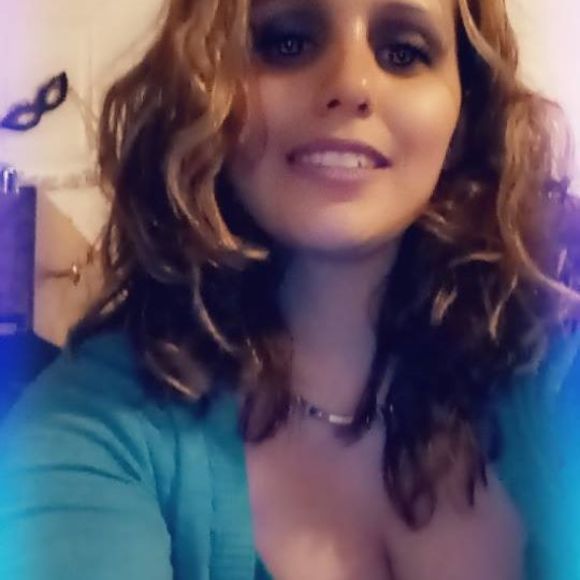 Meet your Posher, Jessica - Picture 1 of 1